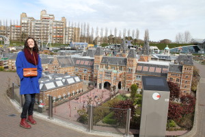 Susie and a Model of The Rijksmuseum